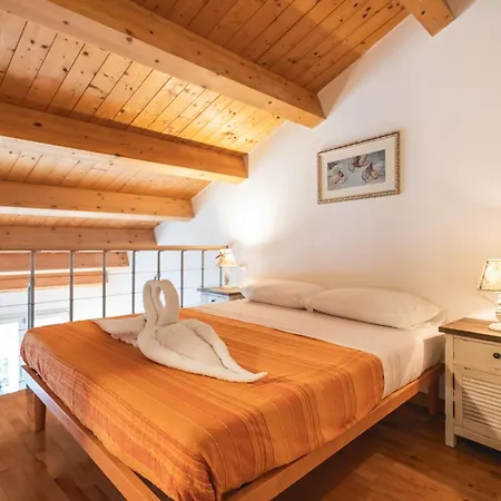 Sunrise Loft, Centro Storico Apartment